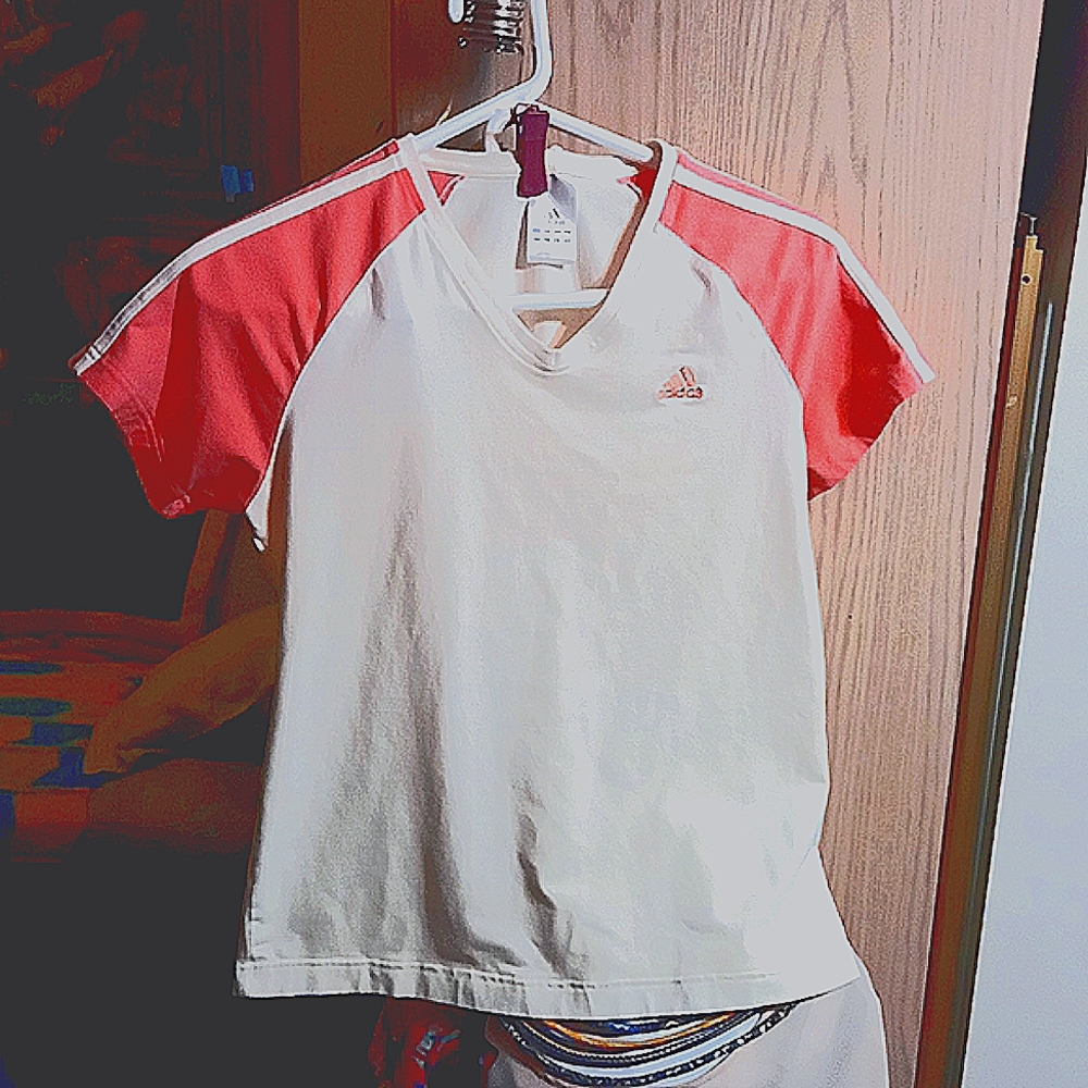 Addidas ladies t-shirt size med